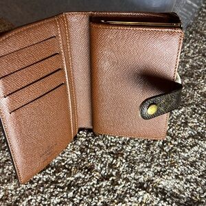 COPY - Louis Vuitton Wallet monogram clasp